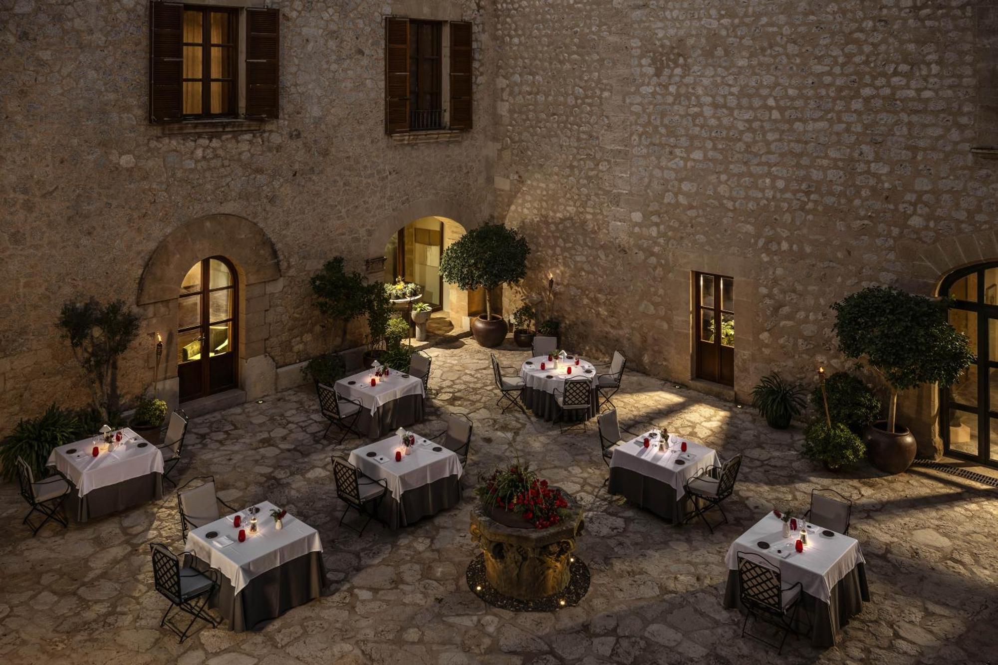 Castell Son Claret - The Leading Hotels Of The World Es Capdella Exterior foto